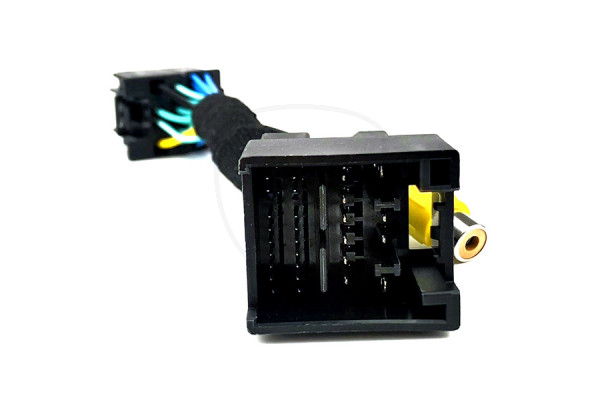 Adaptér na pripojenie cúvacej kamery pre Ford Focus Mk4 Adaptér na pripojenie cúvacej kamery pre Ford Focus Mk4