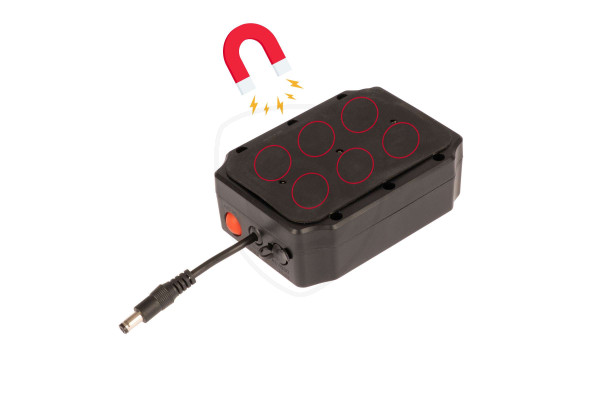 Externá batéria na magnet – náhradný zdroj pre cúvaciu kameru alebo monitor